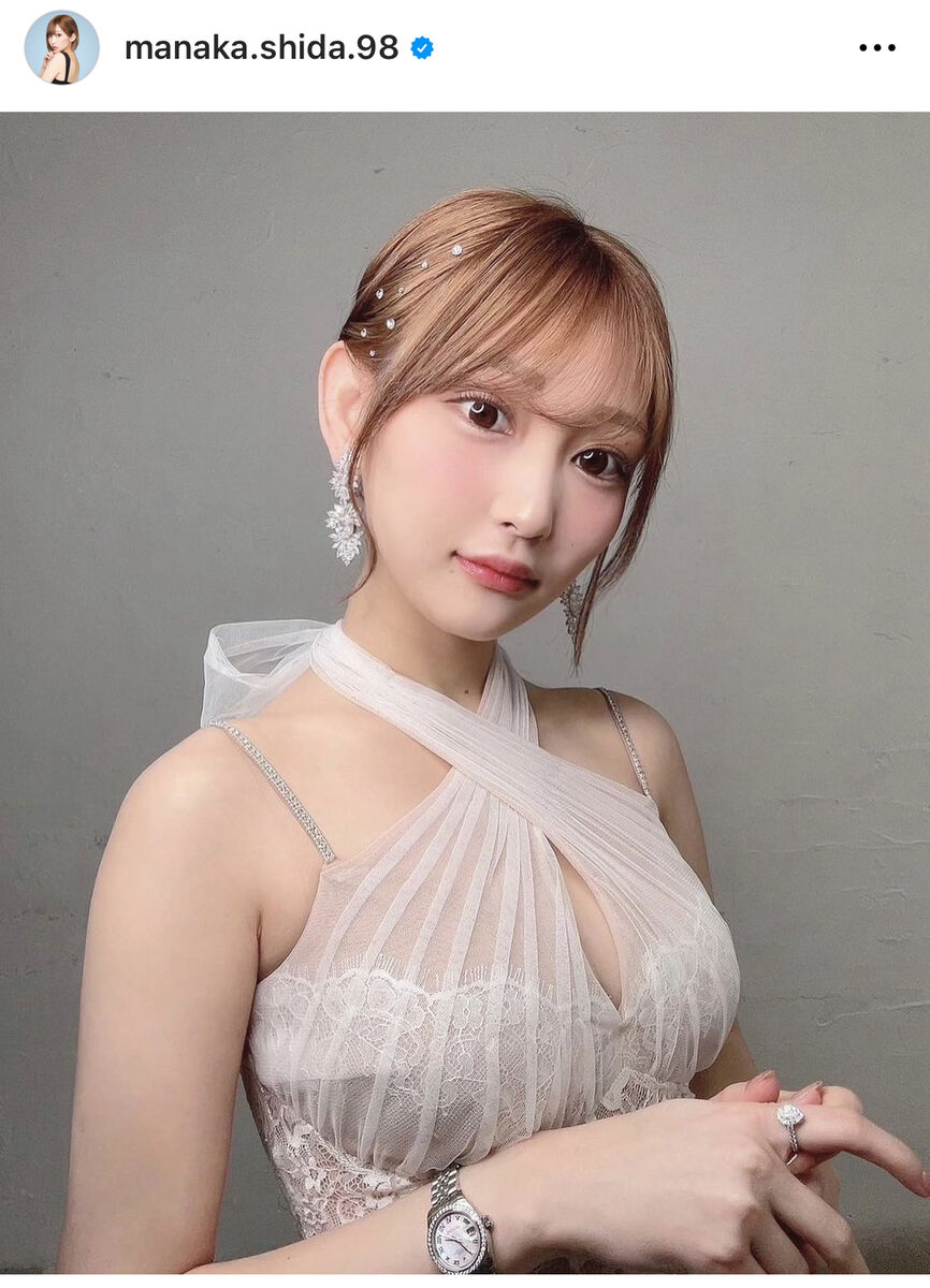 キャバ嬢に転身の元「欅坂46」志田愛佳、美しすぎる大胆な肩出し白