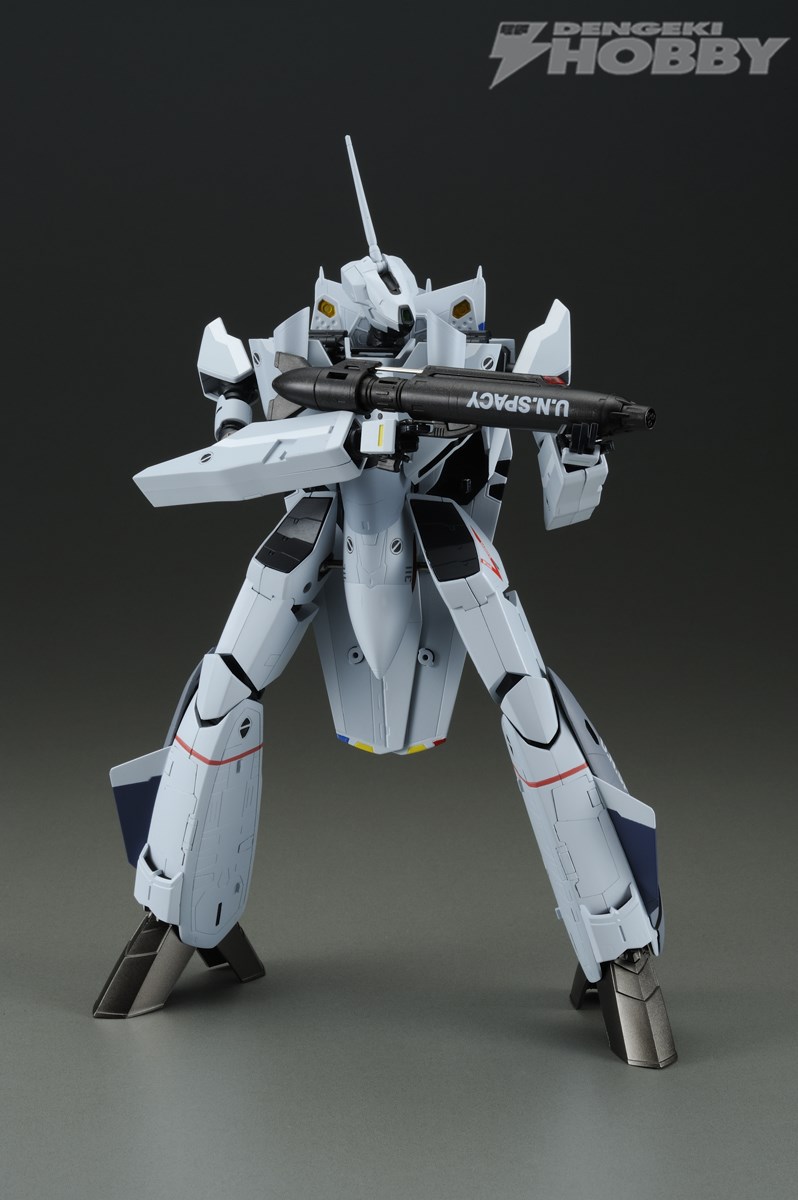完全変形」シリーズに「VF-0A フェニックス工藤シン搭乗機」が