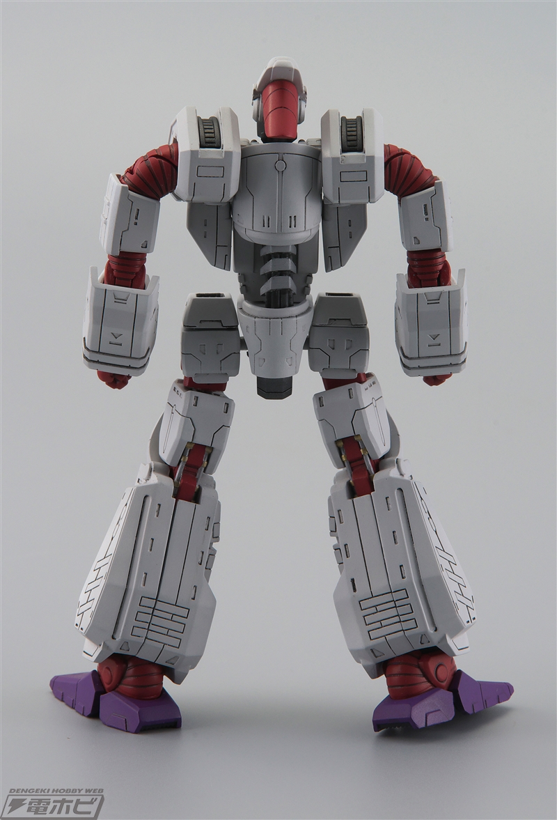 大人気シューティングゲーム『THEXDER（テグザー）』から、変形