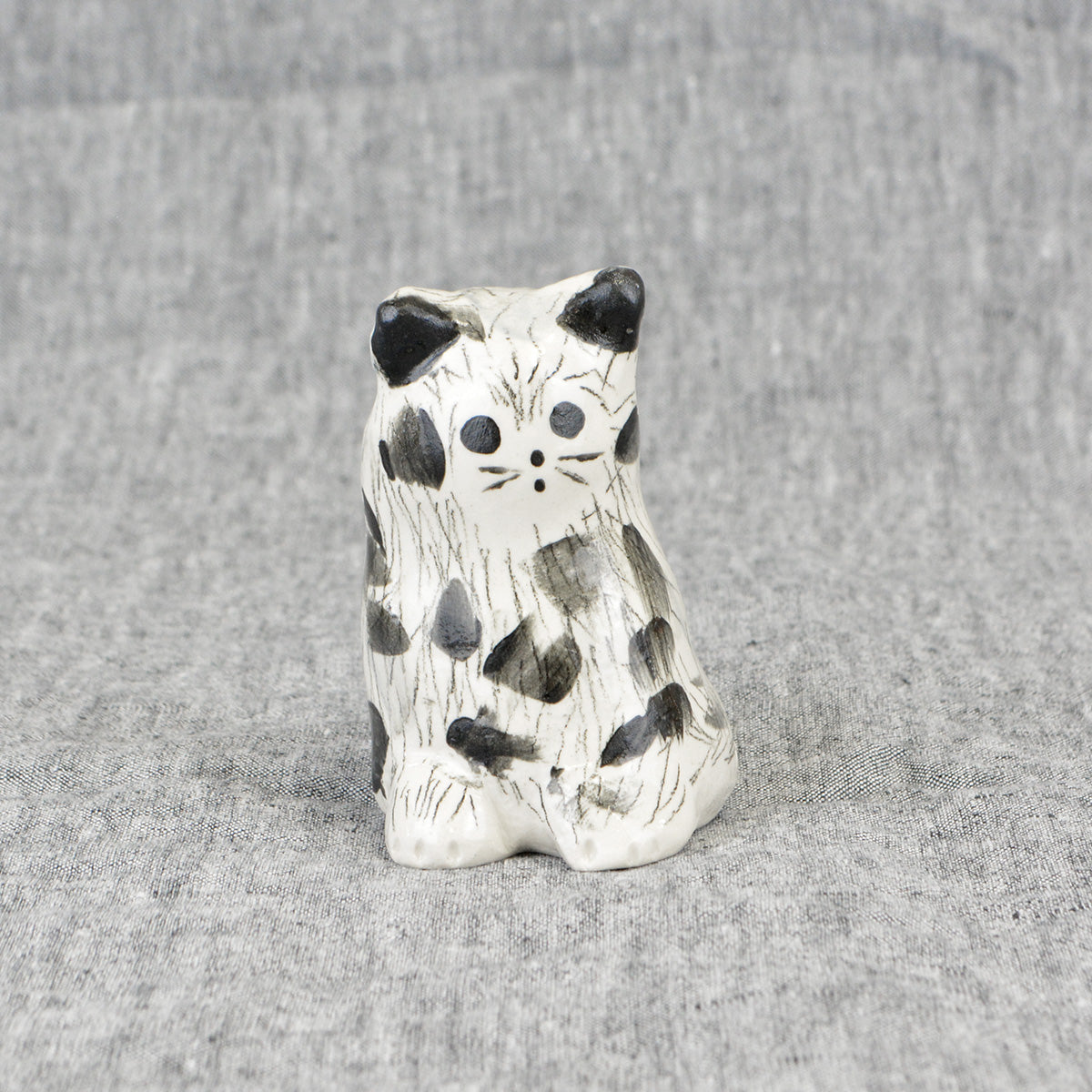 Jenni Tuominen イェンニ・トゥオミネン 陶器のオブジェ ( ネコ 005