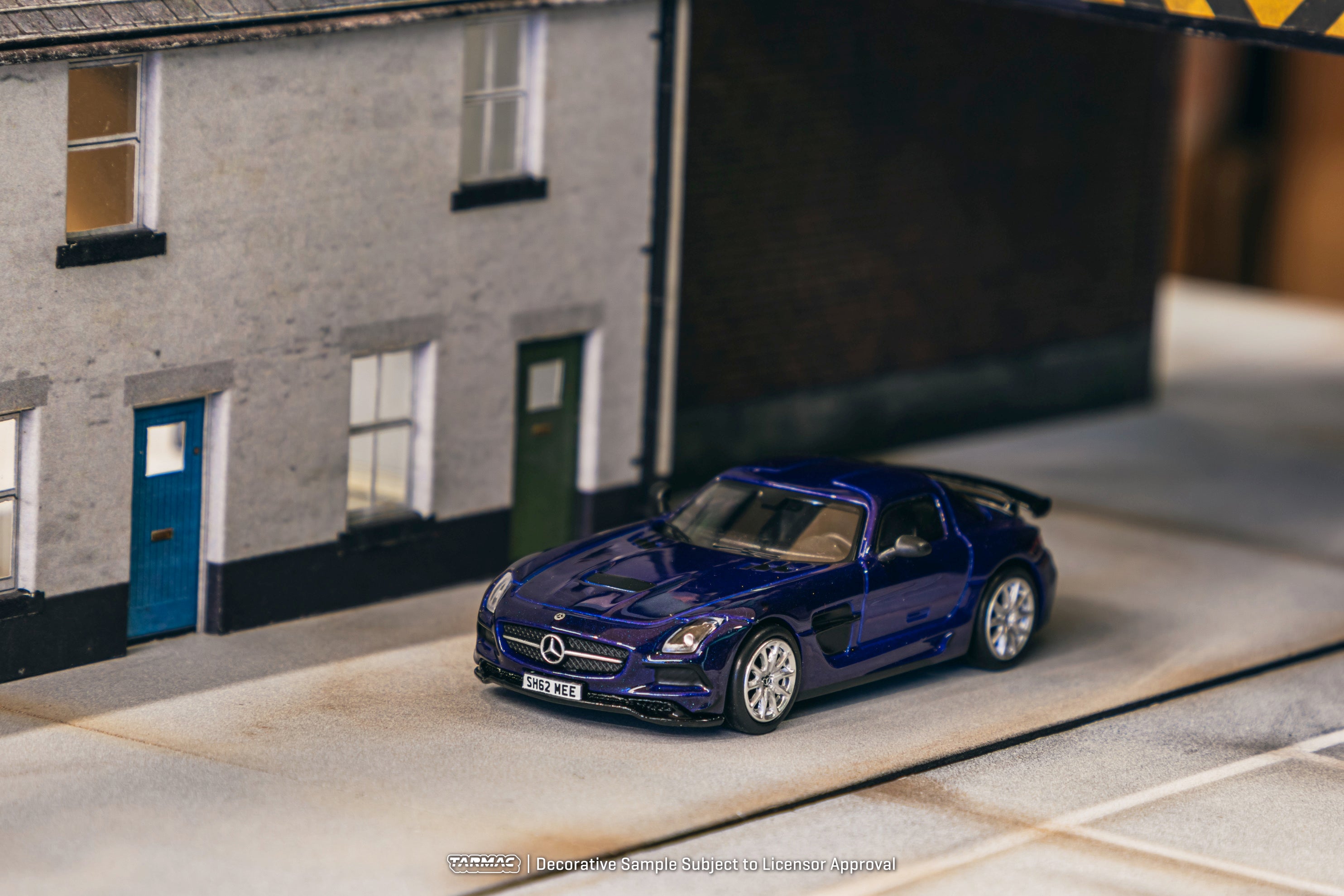 Tarmac Works 1:64 Mercedes-Benz SLS AMG Coupé Black Series T64G