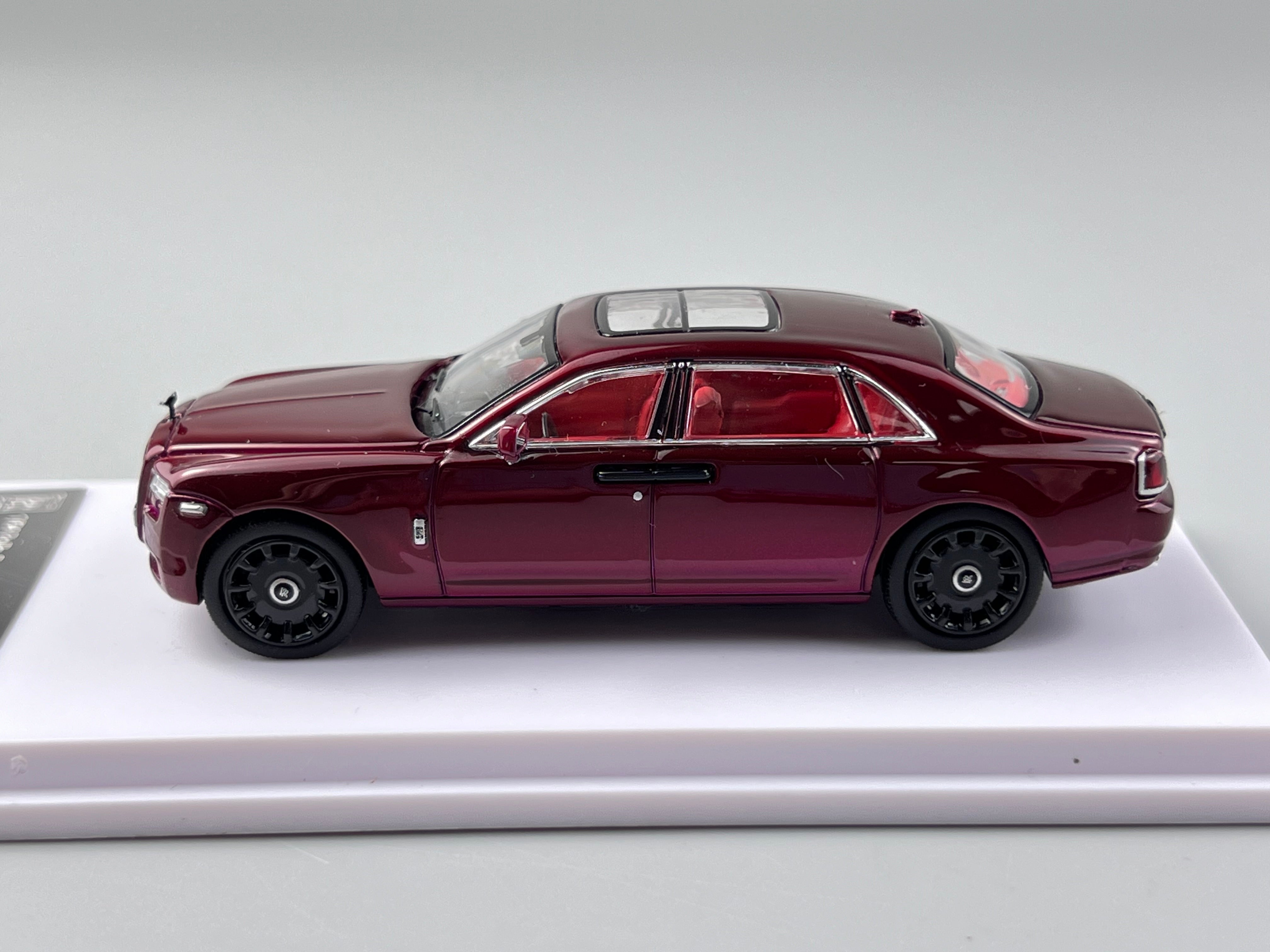 DCM 1:64 Rolls-Royce Ghost (4 Colours) – Horizon Diecast