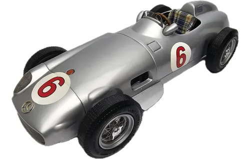 Miniatura Mercedes-benz W196 Flecha De Prata #6 1:18 Cmc Prateado