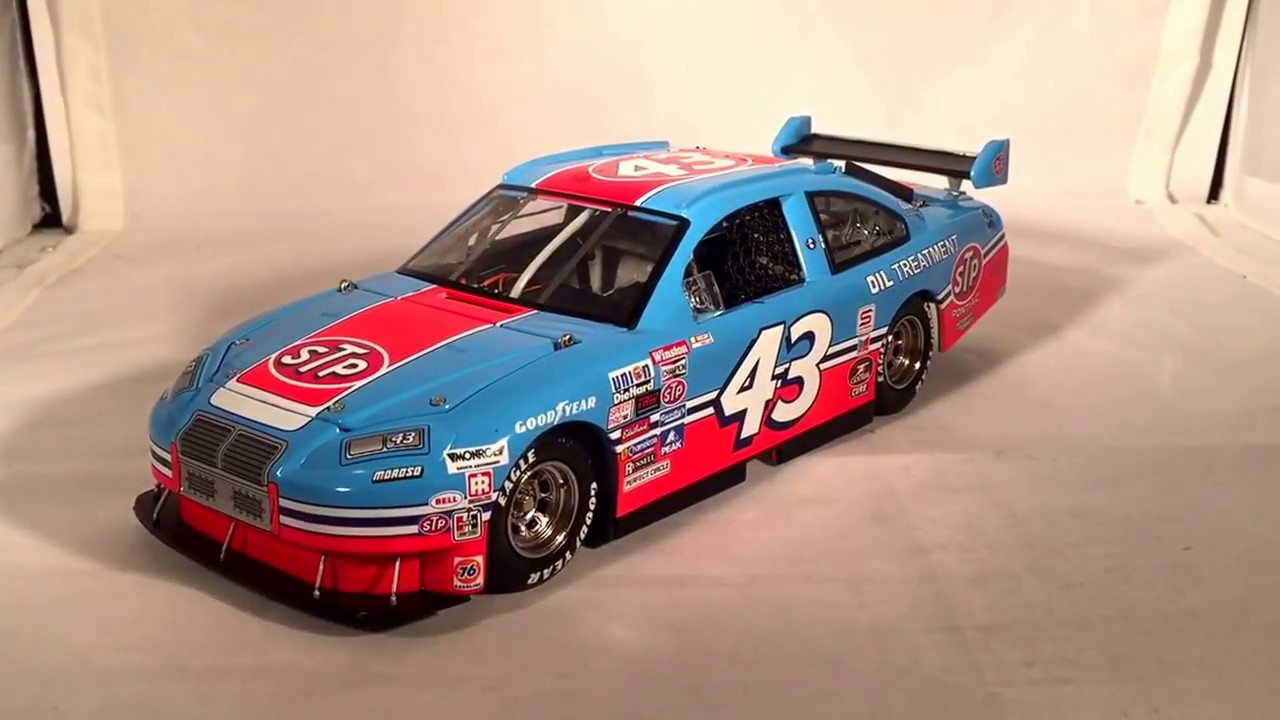 Review 2008 (1984) Richard Petty #43 STP 50th Anniversary 200th
