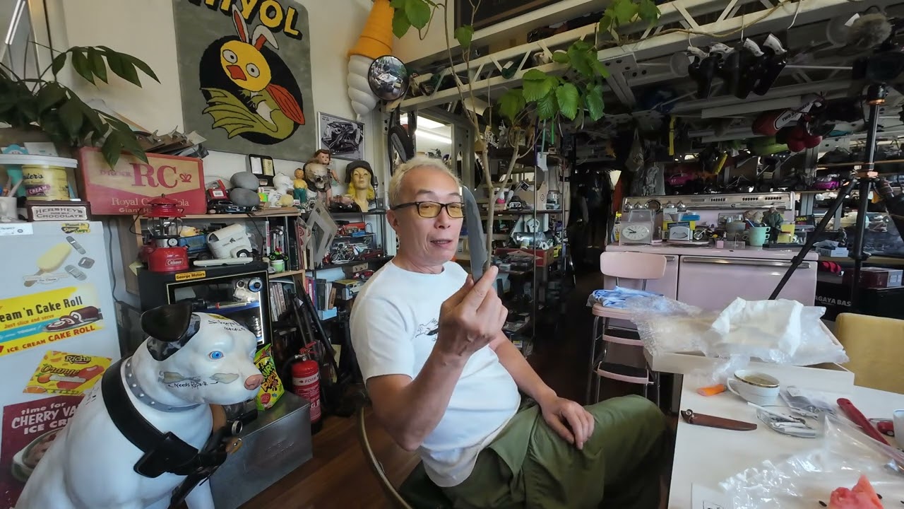 Tokoro-san and the Knife - YouTube