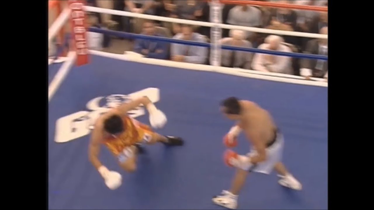 Ricardo Lopez vs Rocky Lin - YouTube