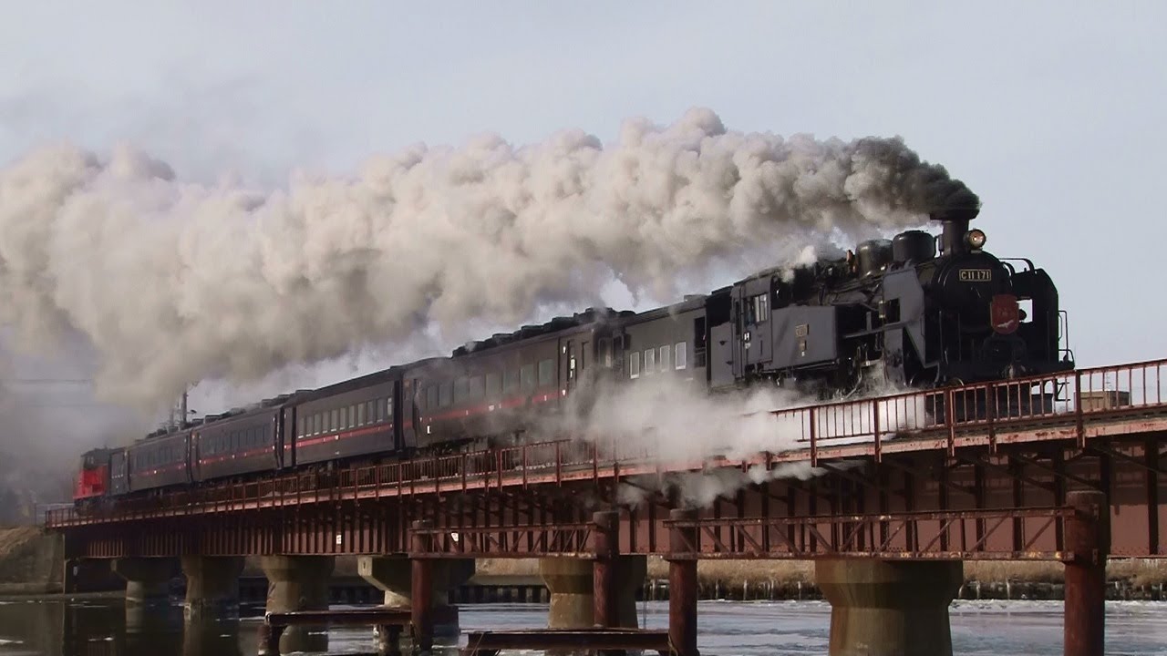 C11-171＋207】『SL冬の湿原号』迫力満点の重連運転 - YouTube