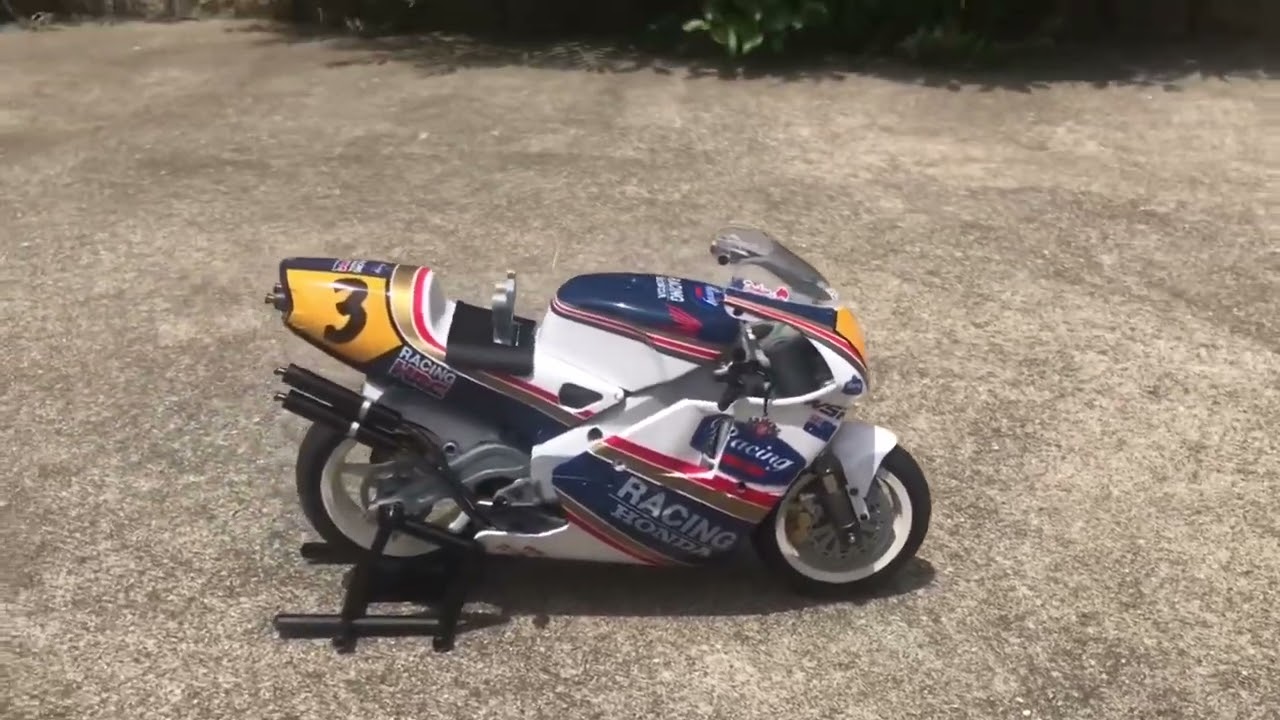 Kyosho NSR500 1991 built and painted. - YouTube