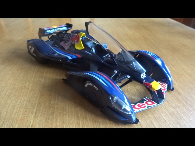 1/18 AUTOart Red Bull X2010 S. Vettel - YouTube