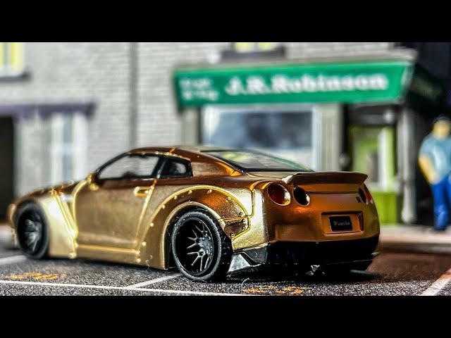 LIBERTY WALK Nissan GTR R35 Satin Gold / MINI GT / DIECAST MODEL