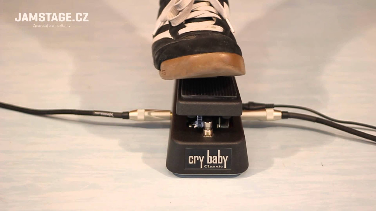 Dunlop GCB95F Crybaby Classic Wah (Aivn) - YouTube