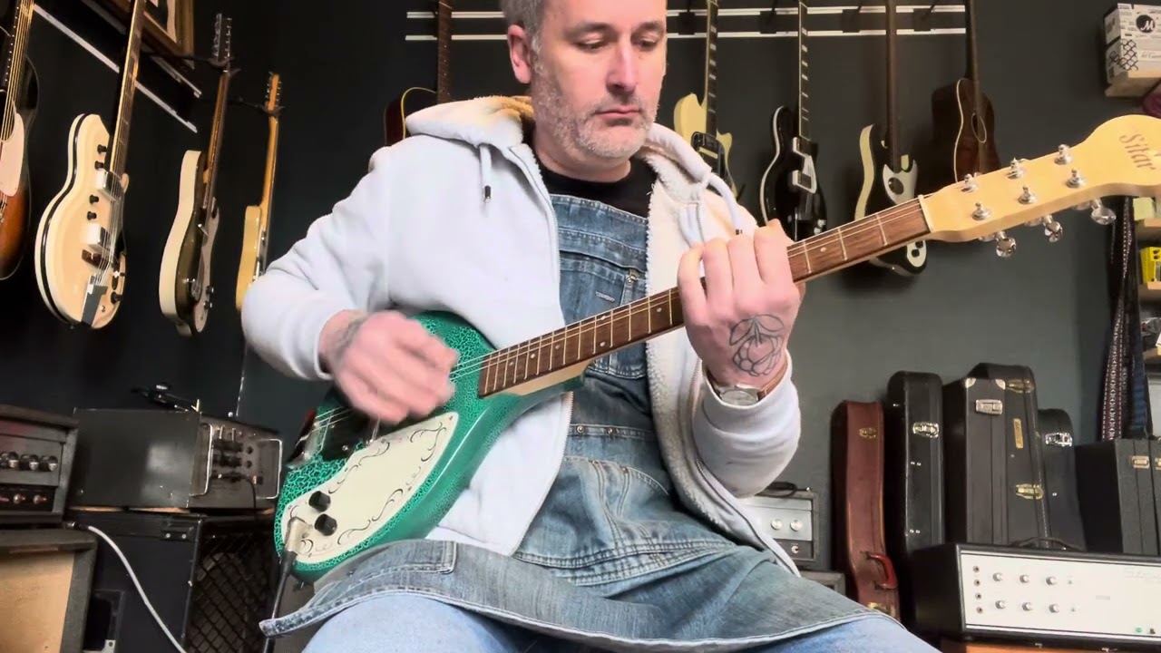 Jerry Jones Baby Sitar - YouTube