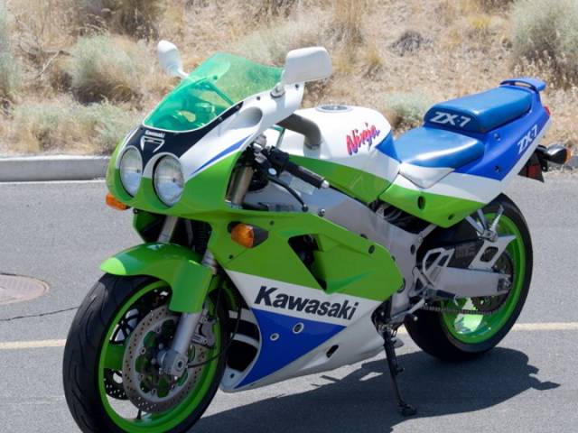 1992 Kawasaki zx7 zx7r zx750 1991pictures and exhaust sound - YouTube
