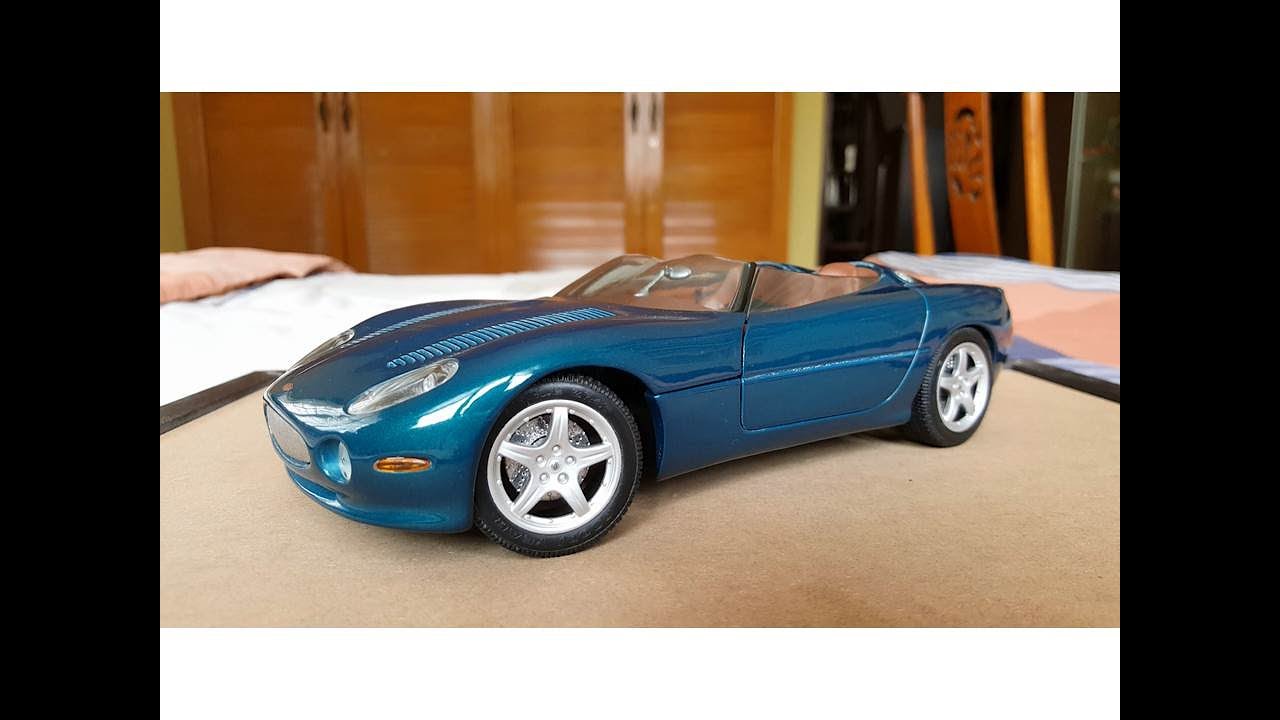 Maisto 1/18 Diecast - Jaguar XK180 - YouTube