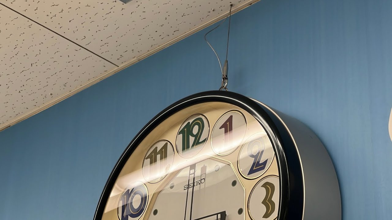 吊り下げ…SEIKO FANTASIAからくり時計（RE540M） - YouTube