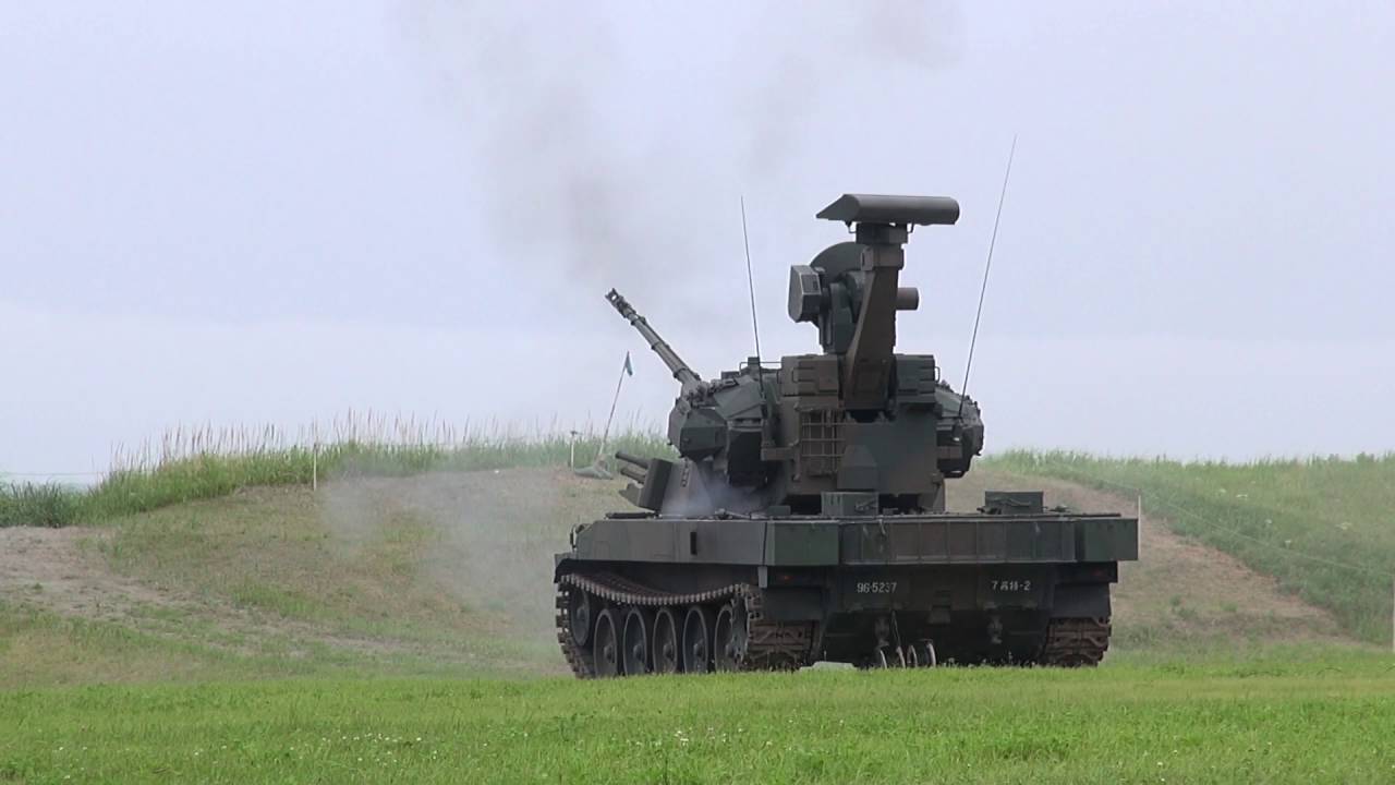実弾対空射撃訓練】87式自走高射機関砲 午後の点検射撃 静内駐屯地創設