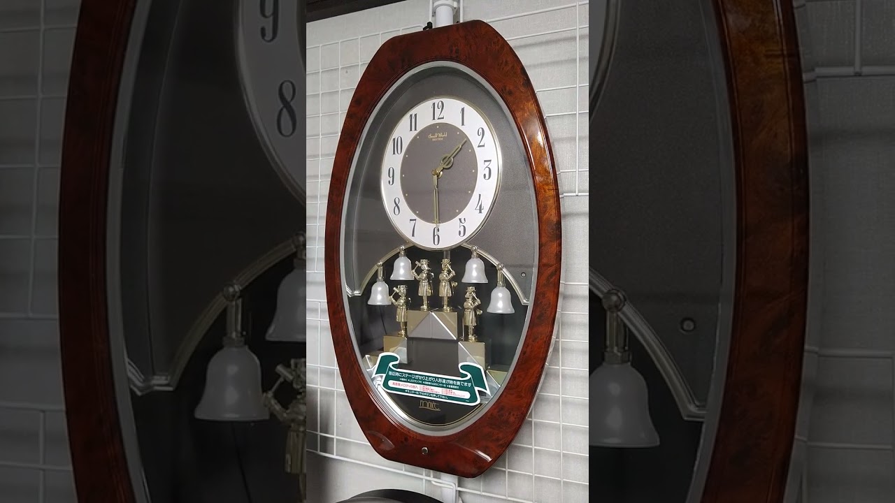 リズム時計 スモールワールドメネットDX からくり時計 - YouTube