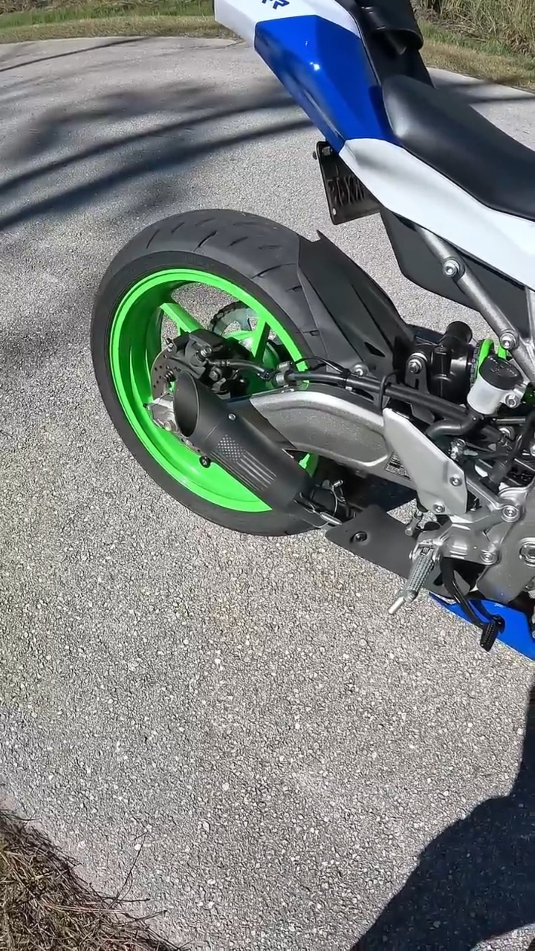 Kawasaki ZX-4RR raw exhaust - Coffman Shorty Slip On - YouTube