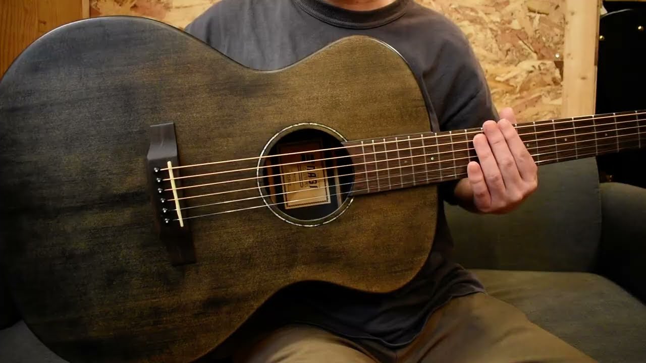 USED/NAGI GUITARS KURO【USED】@guitarshoptantan - YouTube