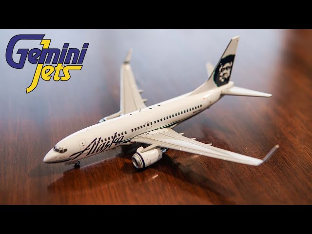 4K] Gemini 200 OLD LIVERY Alaska 737-700 Rare 1:200 Review - YouTube