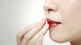 人生の節目や晴れ舞台を迎えるすべての人の唇を、紅で幸せ色に彩ります