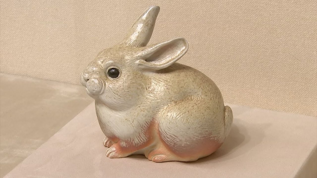 白備前に「黒いぶちも」来年の干支 “うさぎ” の備前焼 木村玉舟さんの