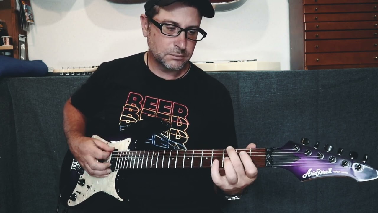 Aria pro ii VP-60 viper series - YouTube