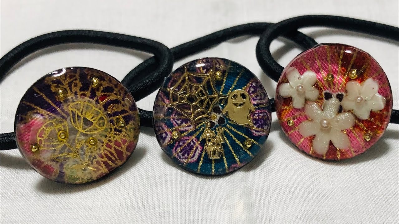 UVレジン】 セリアさんの和柄で 3種類のヘアゴム 白フラワー・金