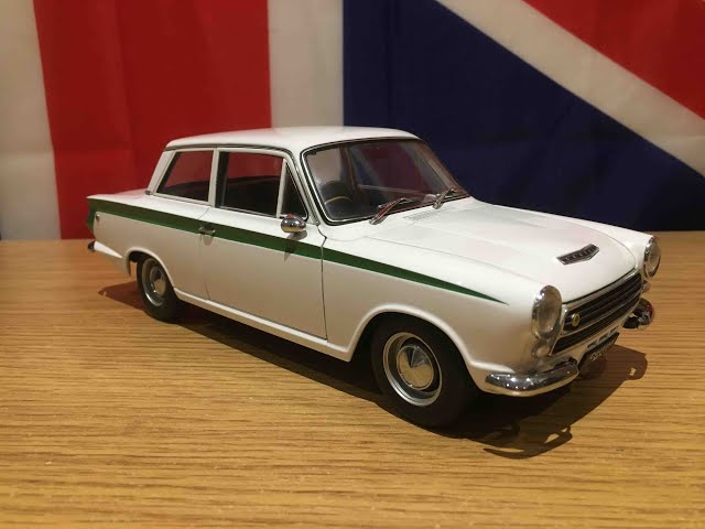 1:18 Autoart Lotus Cortina MK1 - YouTube