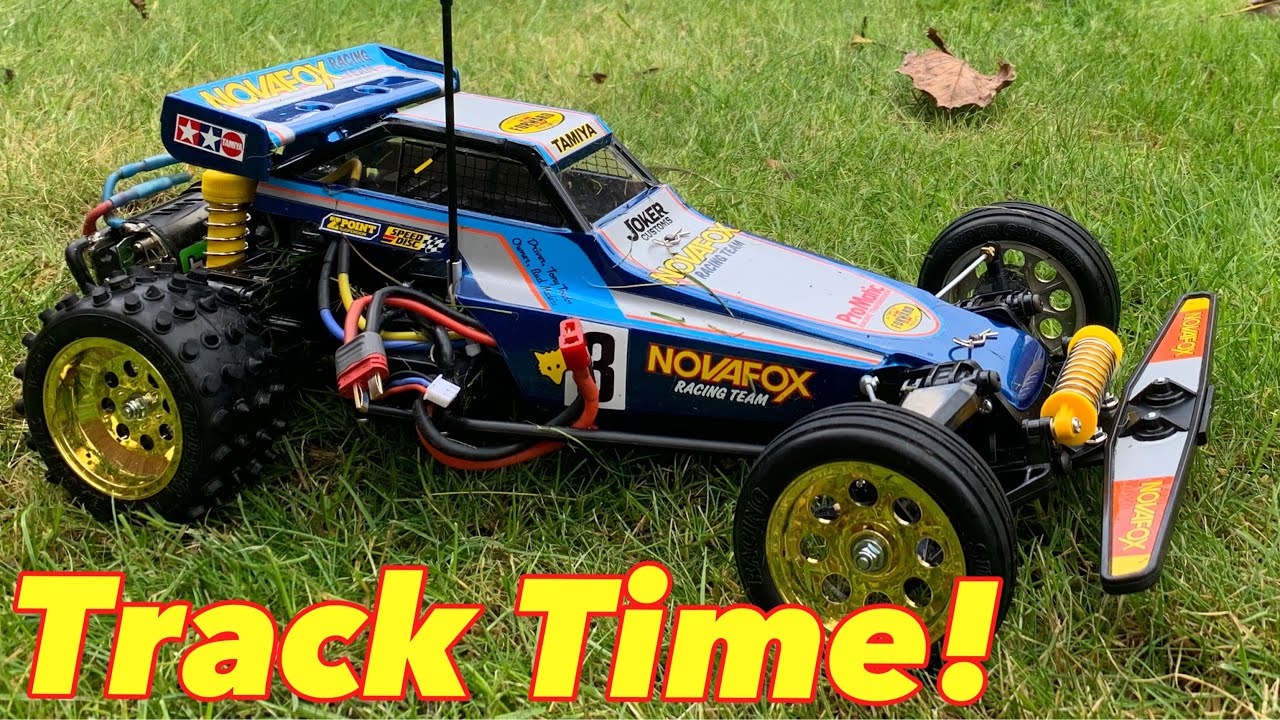 Running the 2020 Tamiya Novafox 2WD RC Buggy On The Garden Grass