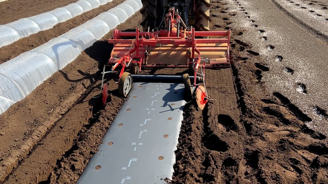 Setting up a mulcher to apply mulch neatly is difficult, I know