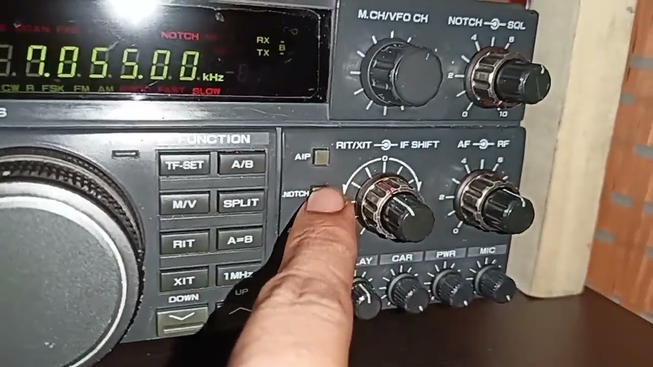 Kenwood TS 690S + 50 Mhz - YouTube