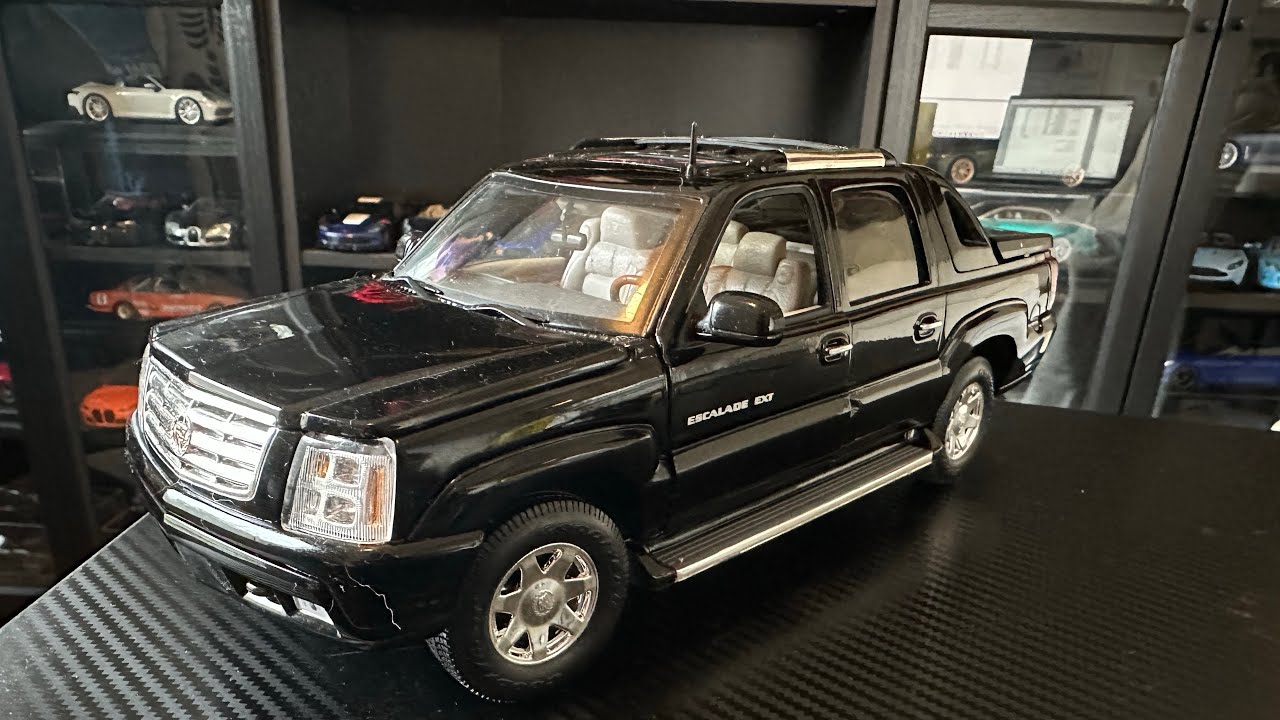 1:18 Cadillac Escalade EXT by Anson - YouTube