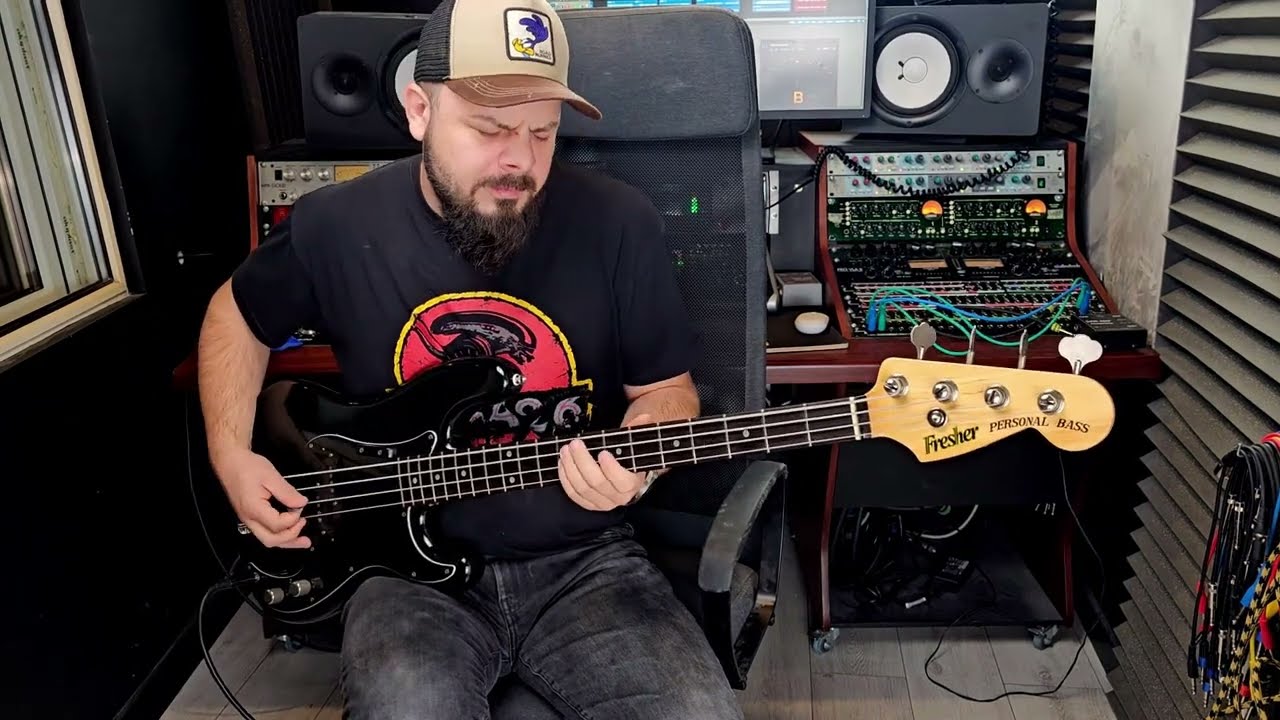 Fresher Personal Bass Precision Bass Japan 1980s DEMO - YouTube