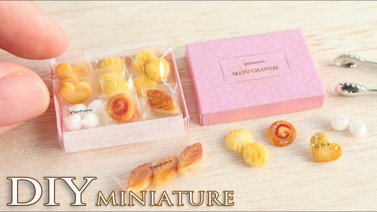 Make a miniature assortment of cookies with clay./ Turn on