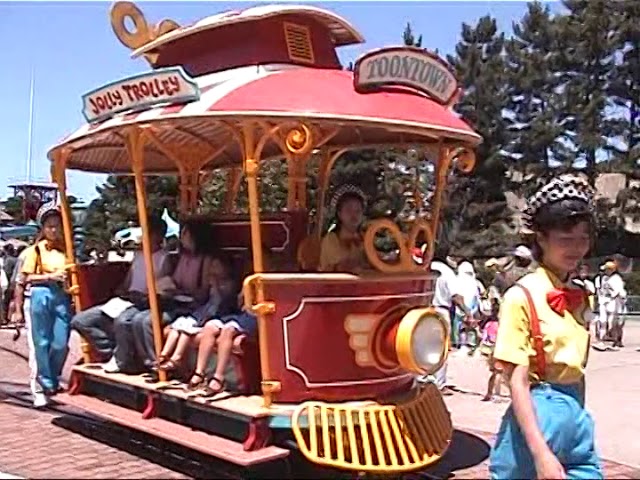 デズニーランド ジョリートロリー - YouTube