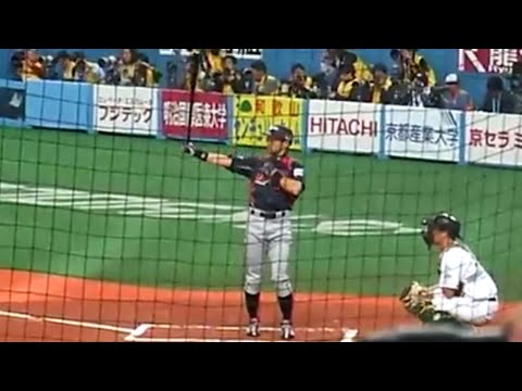 The Incredible Number of Flashes for Ichiro! Explosion of