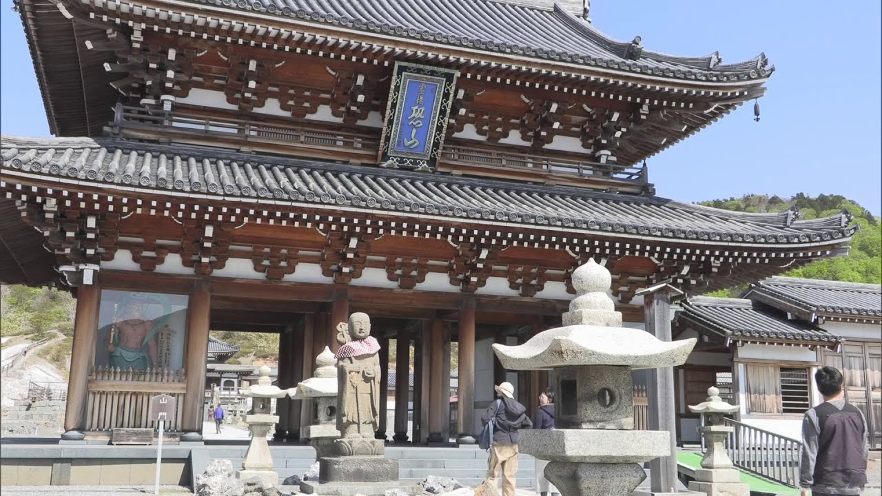 不思議な感じ」「心洗われる」県内外から多くの参拝客 日本三大霊場