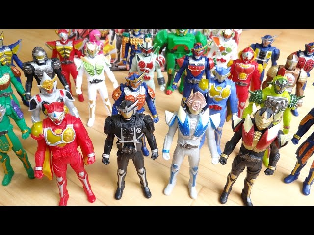 It's the finale! All the soft vinyl heroes from Gaim are here