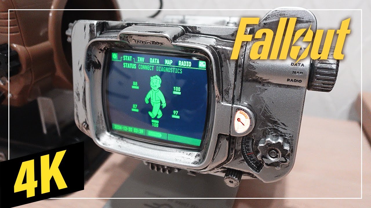 4K] Unboxing die-cast replica of the Pip-Boy from the TV series