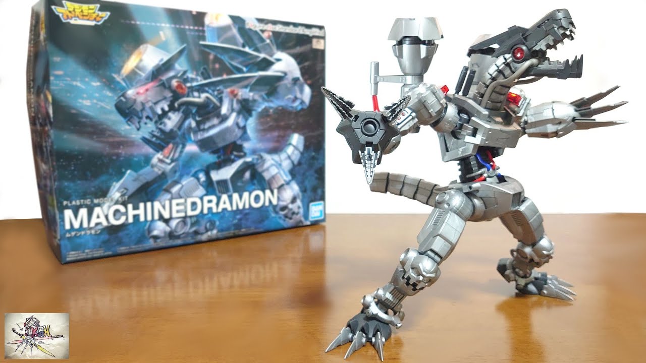 A very impressive body! With pull-out gimmicks in each part, you