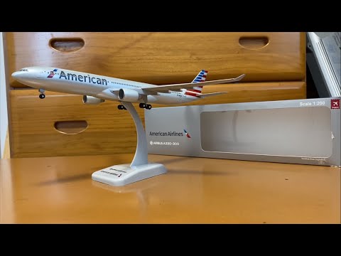 飛行機模型]hogan wings アメリカン航空 A330-300 1:200 - YouTube