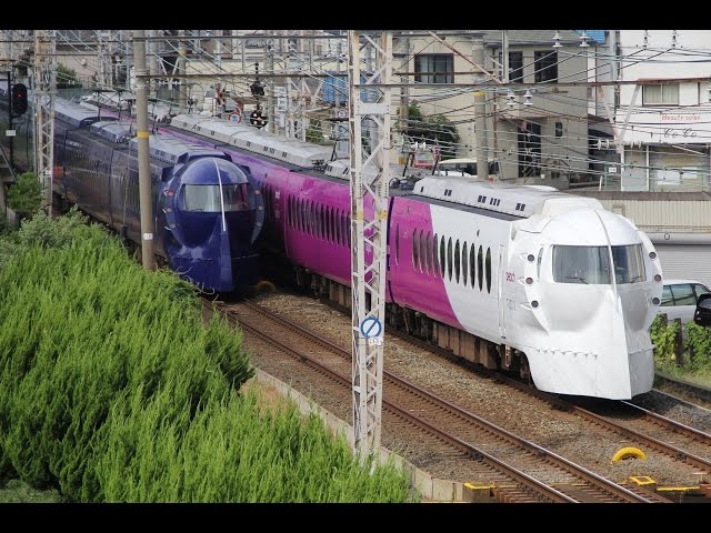 南海 50000系 空港特急Rapit 走行シーン Peach × ラピート - YouTube