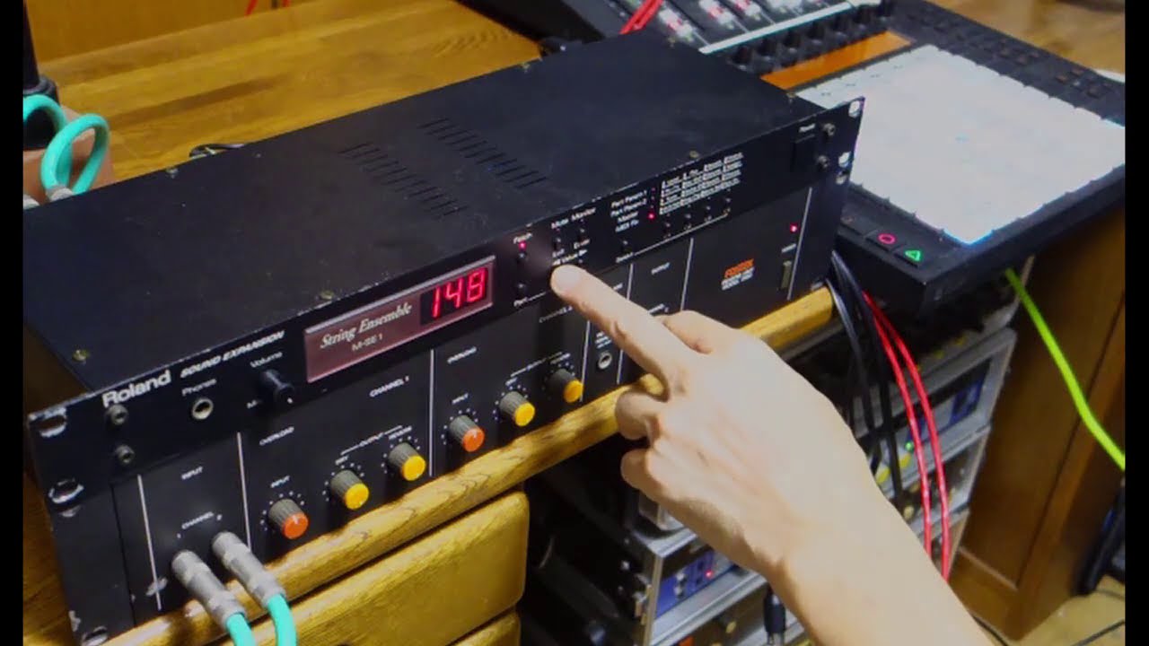Roland M-SE1 String Ensemble - YouTube