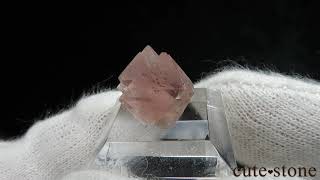 スイス アルプス山脈 Zinggenstocke産 ピンクフローライトの原石 No.1