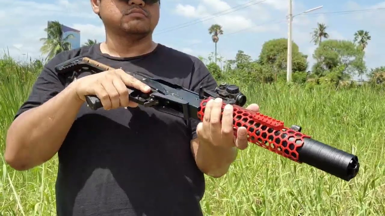 Tokyo Marui AKM with Hexagon Rail - YouTube