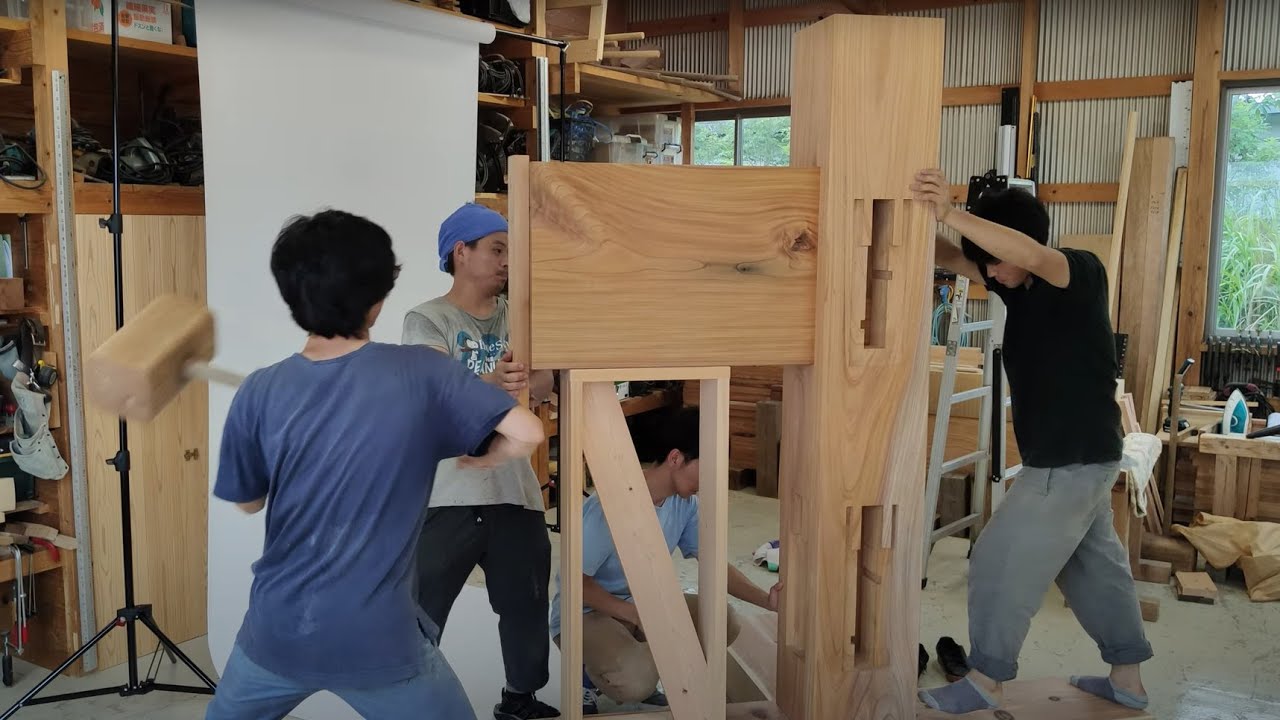 Words on kigumi techniques by the maker 'Shihō-sashi (Quadruple