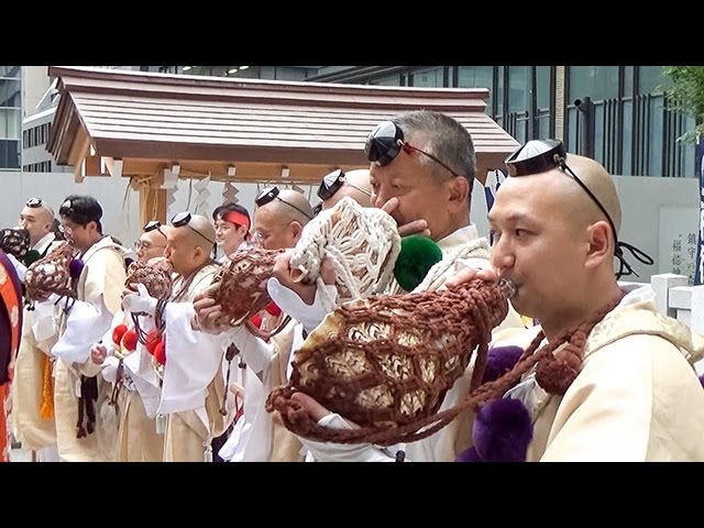 東京・日本橋に山伏出現 「蔵王権現と修験の秘宝」展 - YouTube