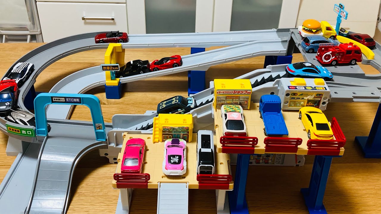 トミカ 2スピードでコントロール! トミカアクション高速どうろ (Tomica