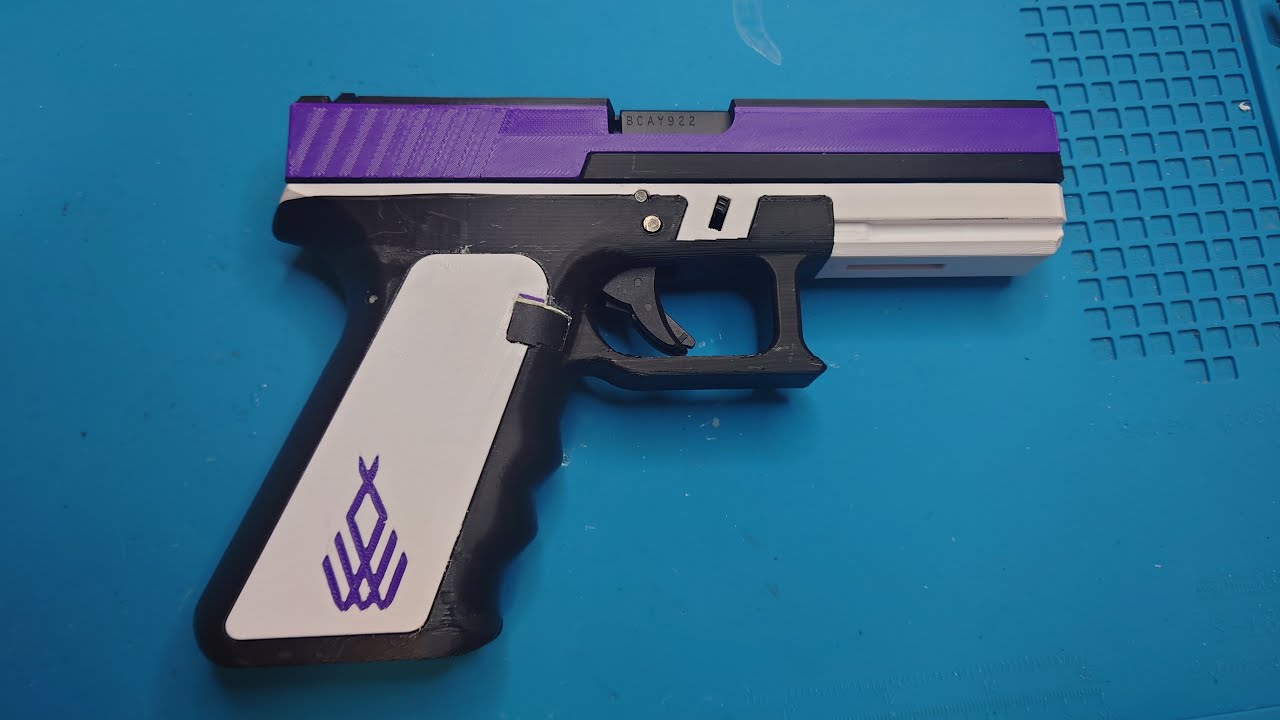 試作-第17号ヴァルキューレ制式拳銃 - YouTube